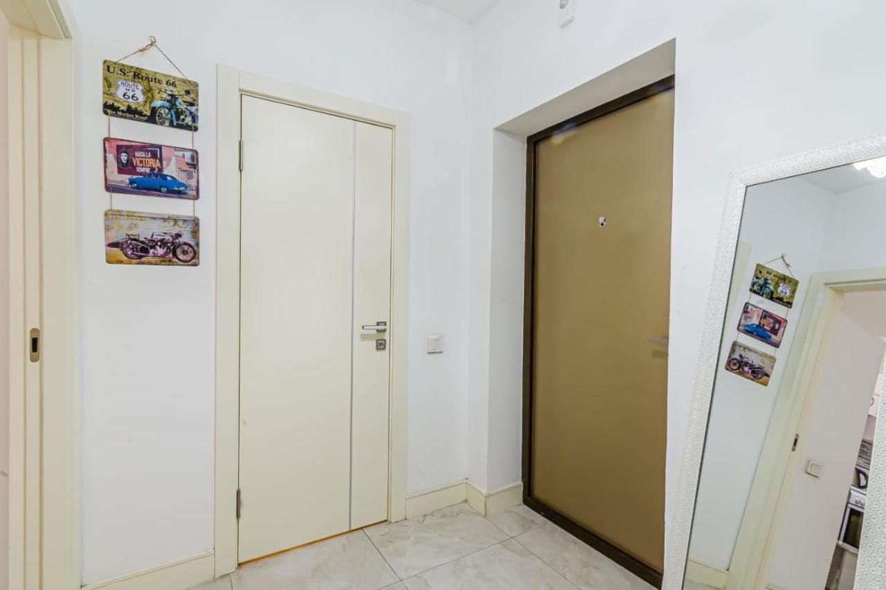 Однушка В Жк Абая 130/2 2019 Г.П. Lägenhet Alma-Ata Exteriör bild